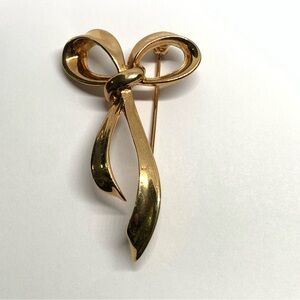 Vintage signed P.E.P. Erwin Pearl Gold tone Ribbon Pin Brooch